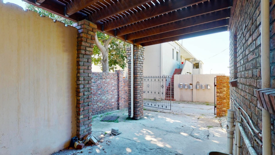 6 Bedroom Property for Sale in North End Eastern Cape